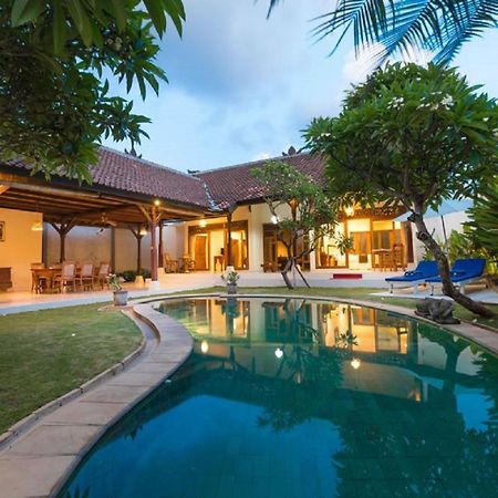 Bali Royal Heritage Villa Seminyak Exterior foto